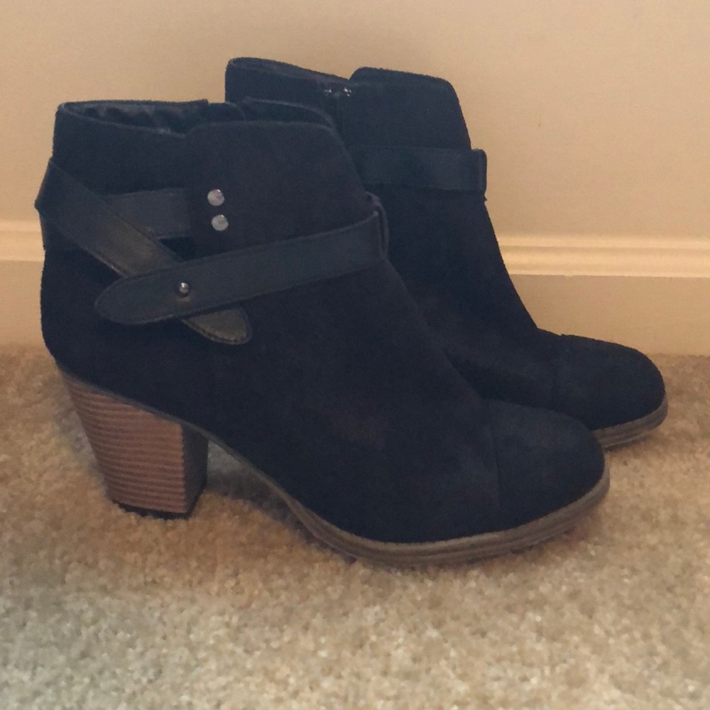 Black ankle bootie